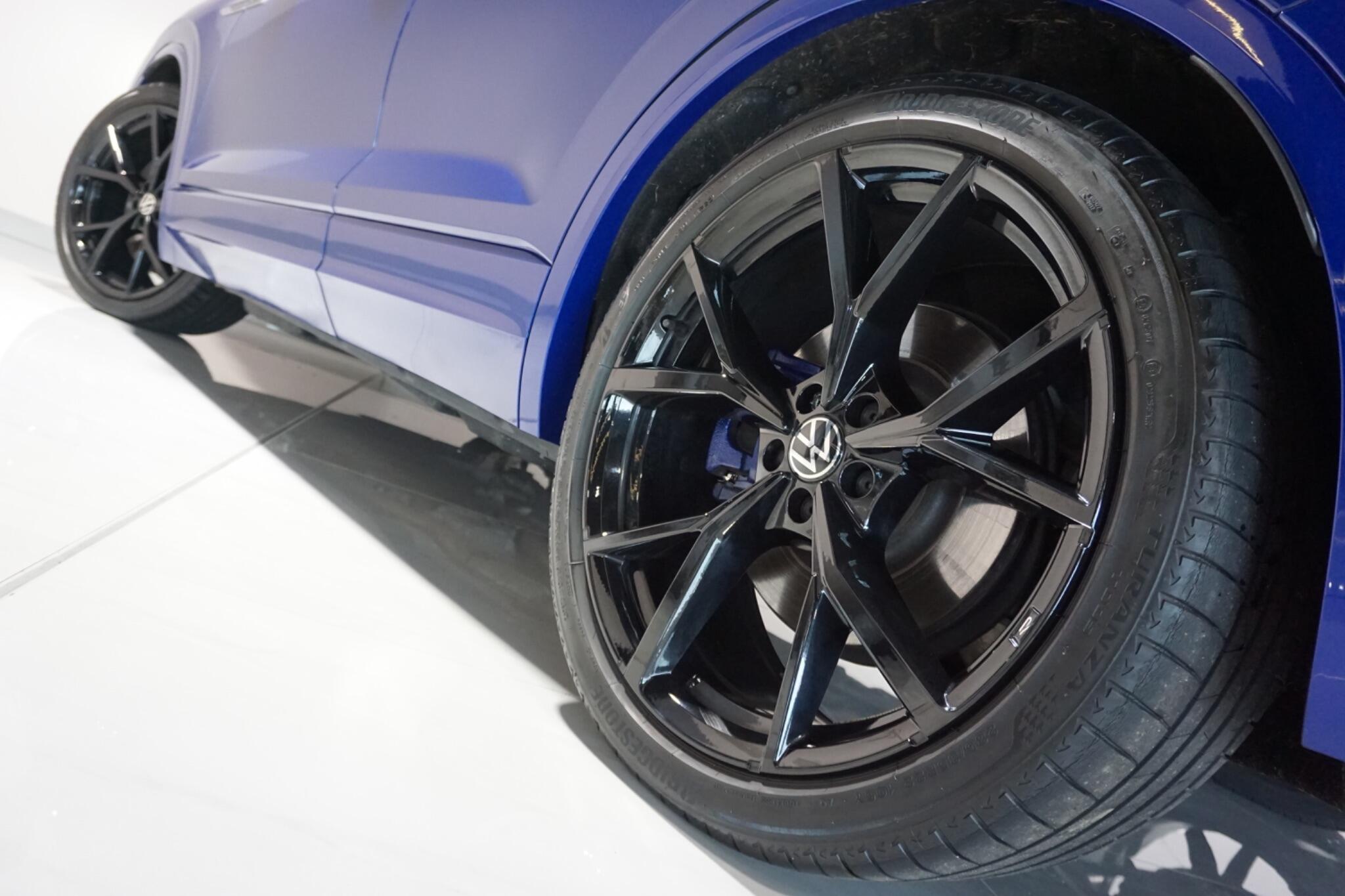 Volkswagen Touareg 3.0 V6 TSI eHybrid 14.3kWh R SUV 5dr Petrol Plug-in Hybrid Tiptronic 4Motion Euro 6 (s/s) (462 ps)